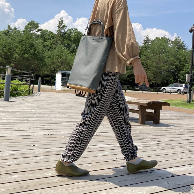 ナラの木と布のブックトート トートバッグ