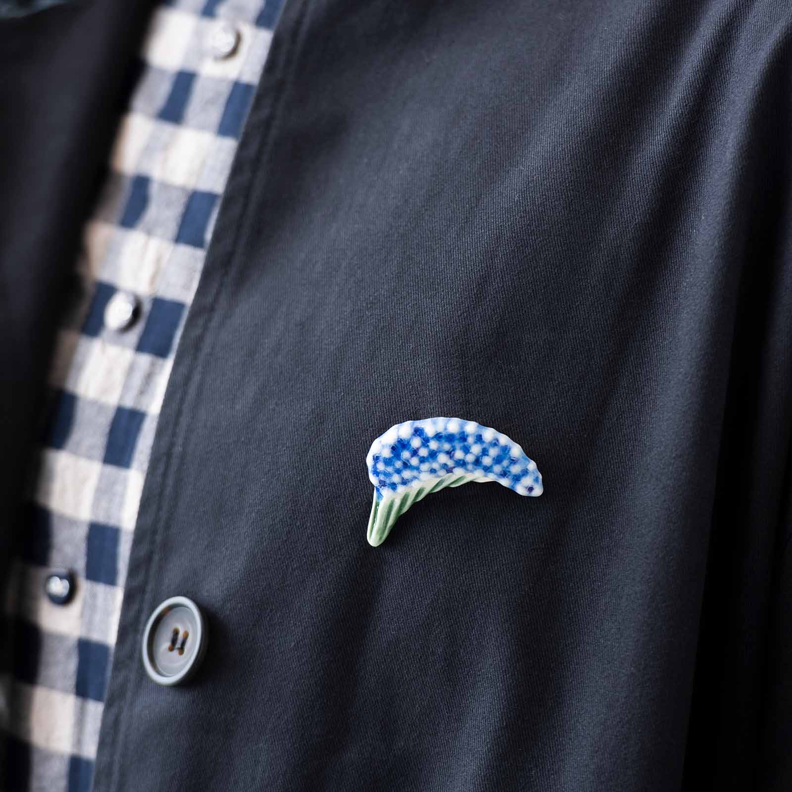 やきものブローチ