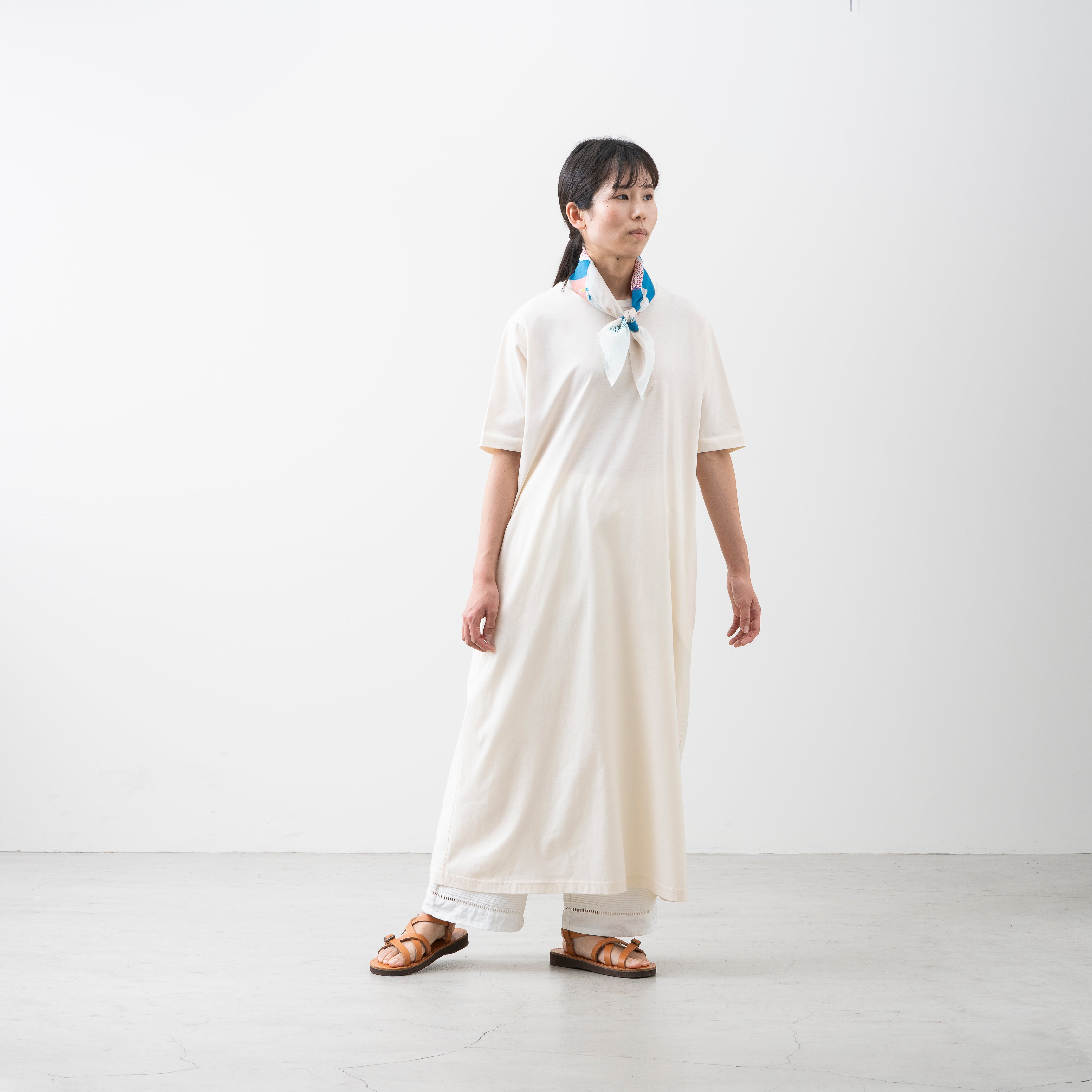 麻のような肌ざわり 汗が目立たない ドルマンワンピース