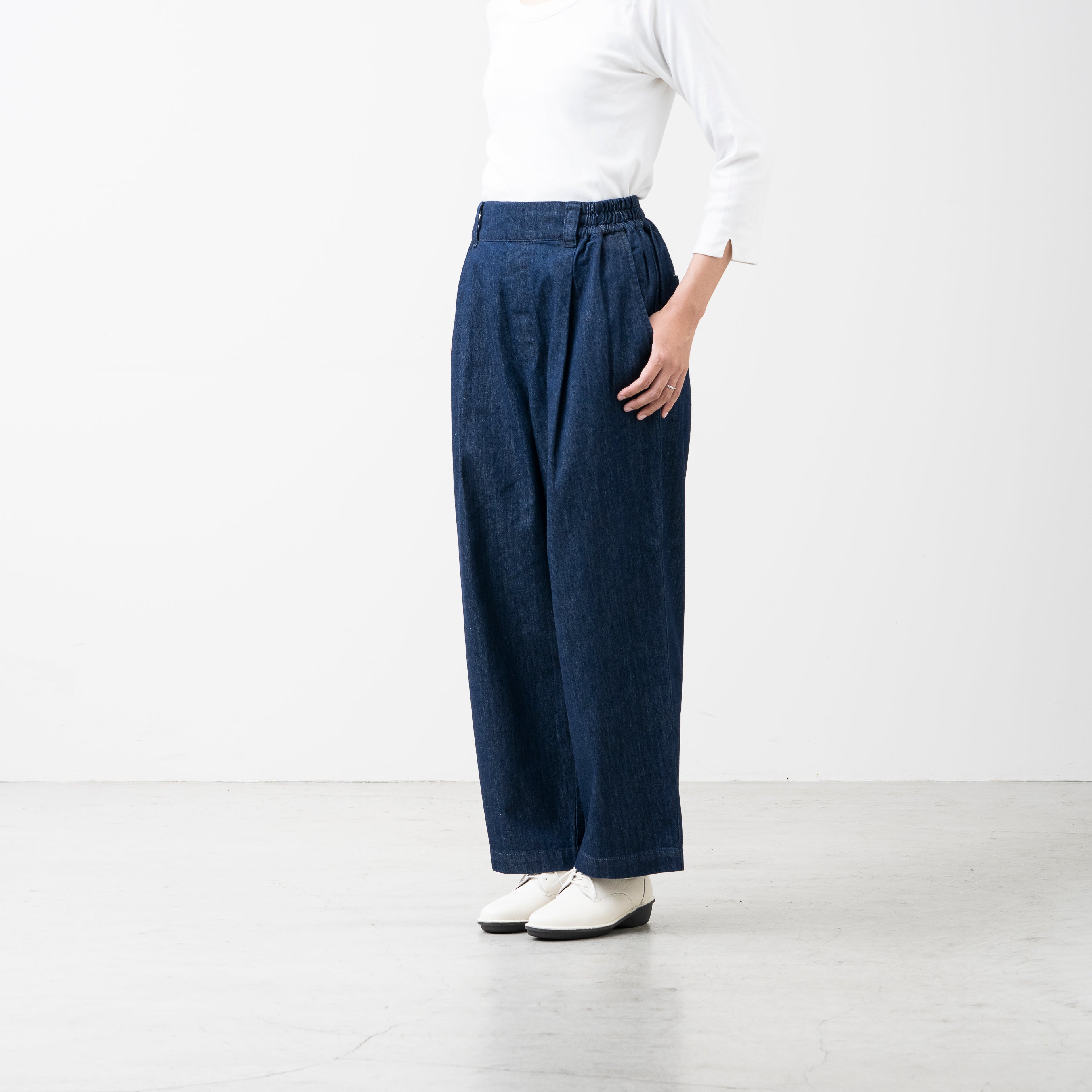 楽ですっきり 大人のワイドストレートパンツ デニム