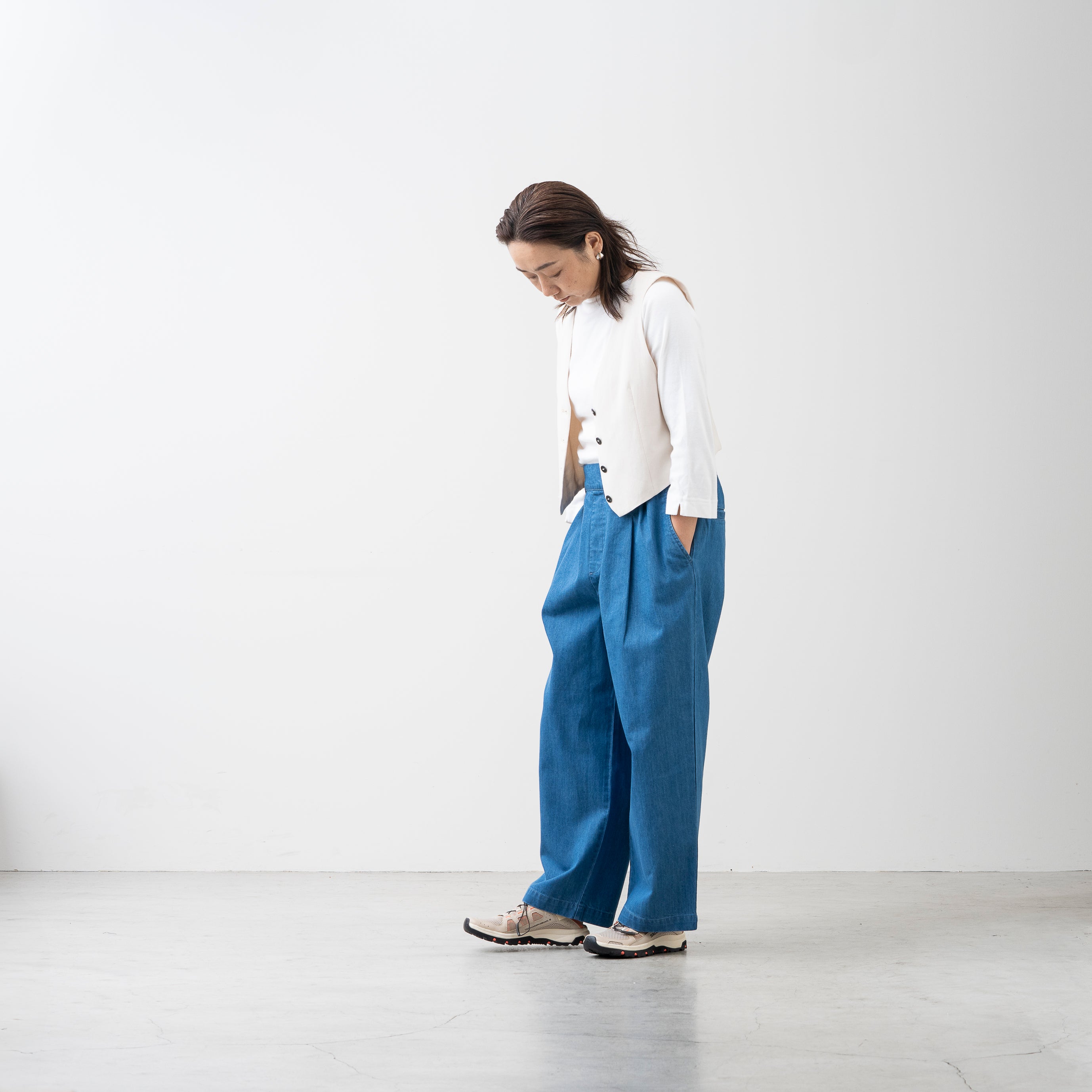 楽ですっきり 大人のワイドストレートパンツ デニム